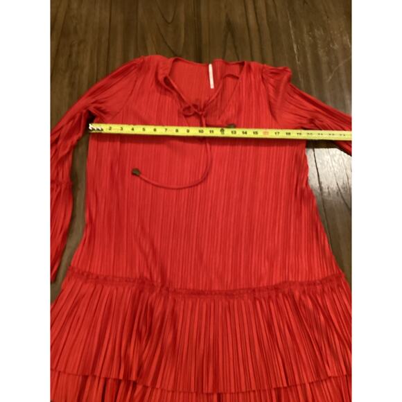 Free People Cant Help it tiered pleated red Long sleeve boho mini dress xs - Picture 5 of 10
